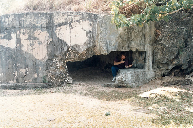 1992gu_machgunbunk2.jpg