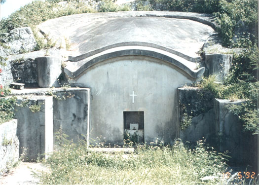 1992ok_tomb.jpg